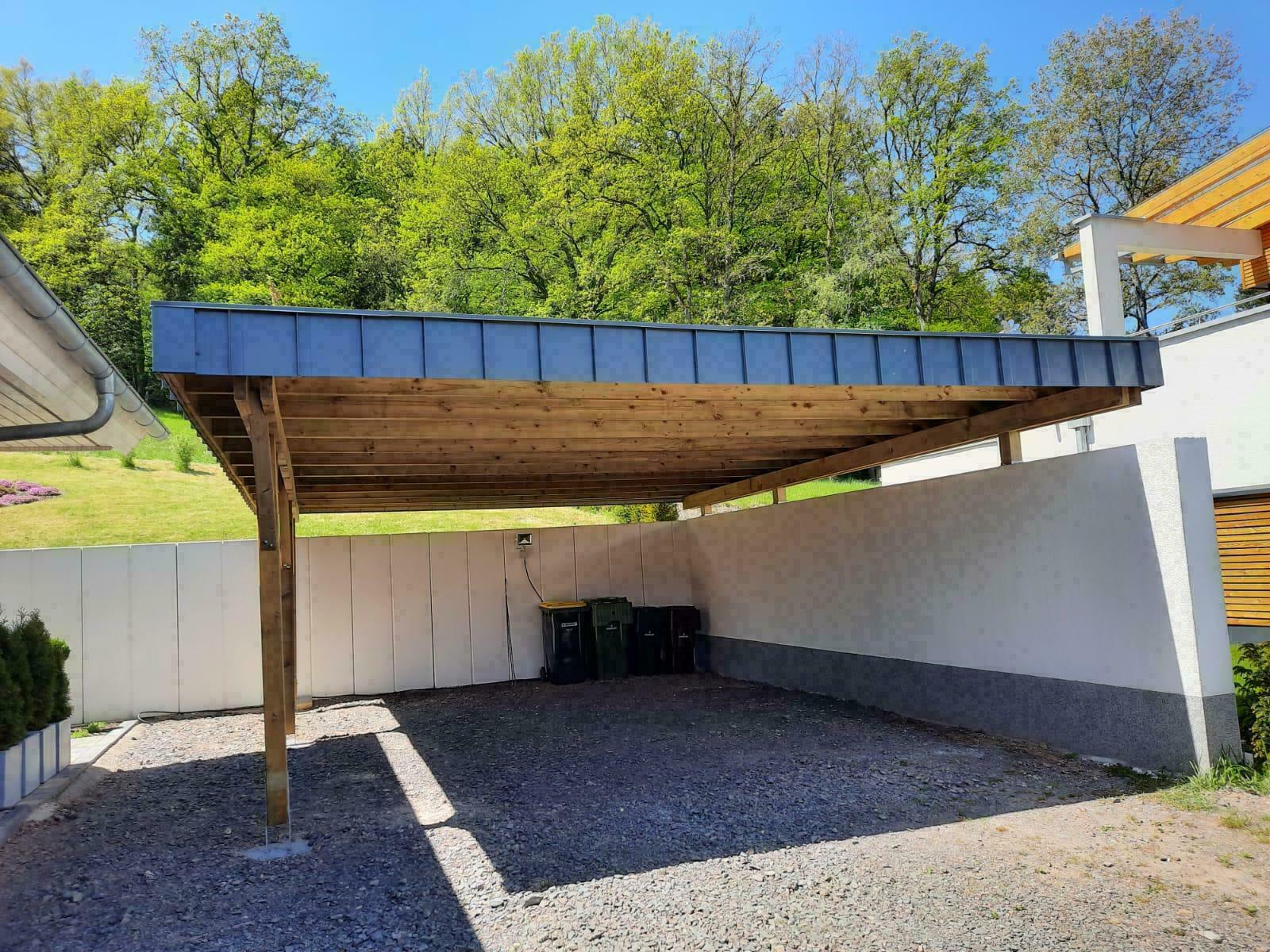 Barcelona  lange Ausführung mit Attika-Blende in kesseldruckimprägniert grün.