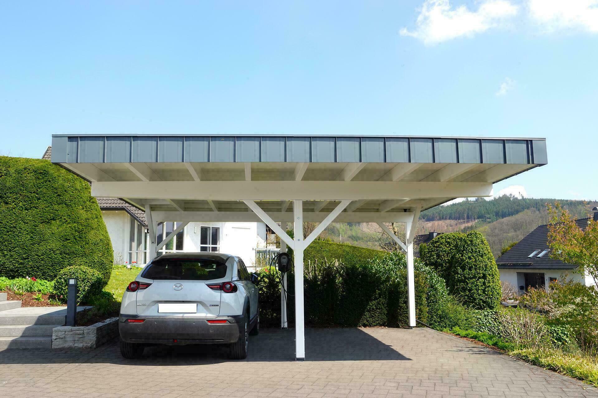 Abu Dhabi Doppelcarport in weiß mit Attika-Blende