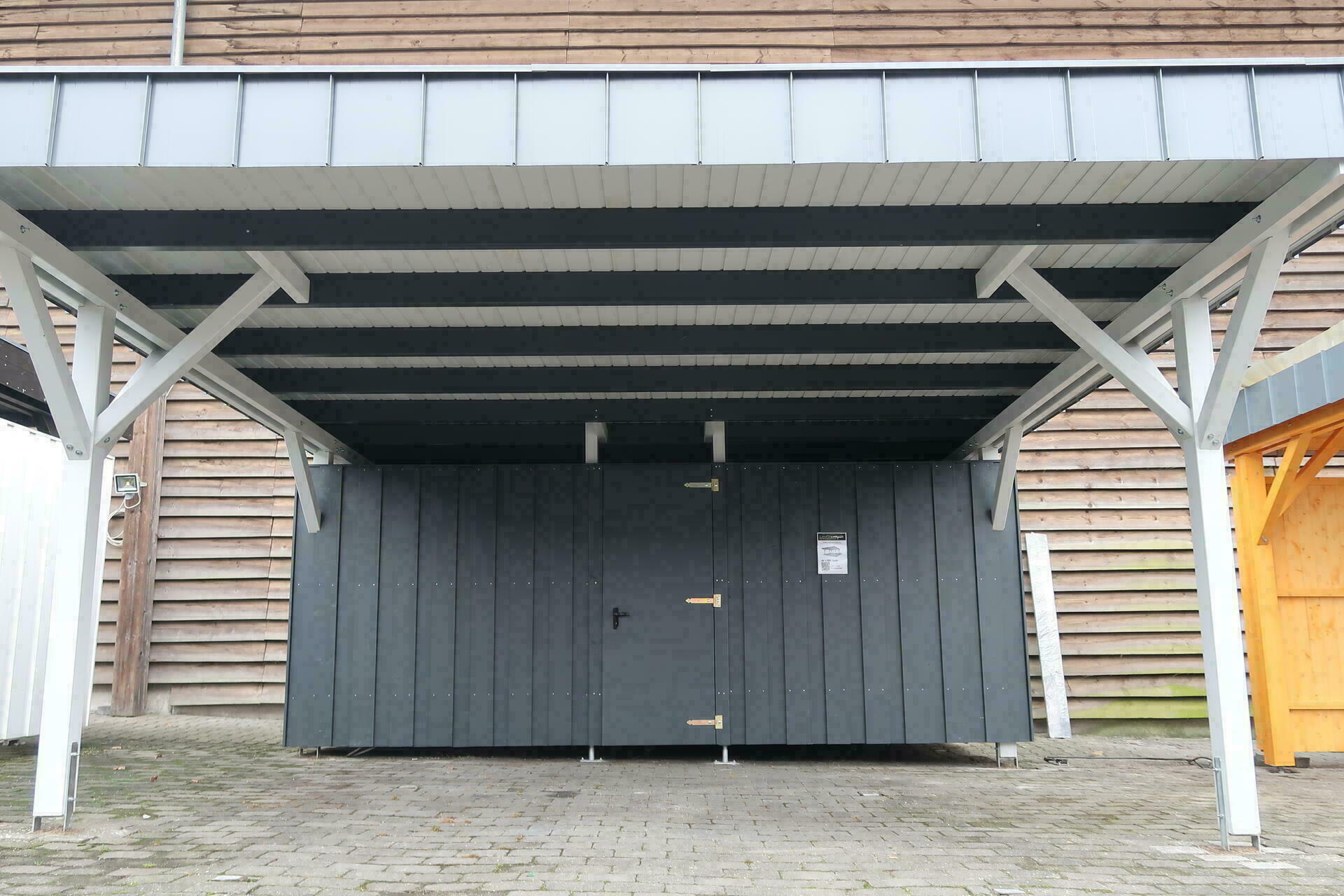 Carport mit Abstellraum